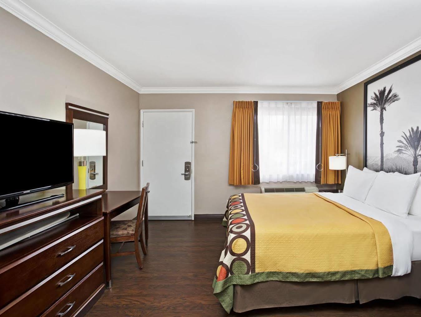 Super 8 By Wyndham Los Angeles-Culver City Area Luaran gambar