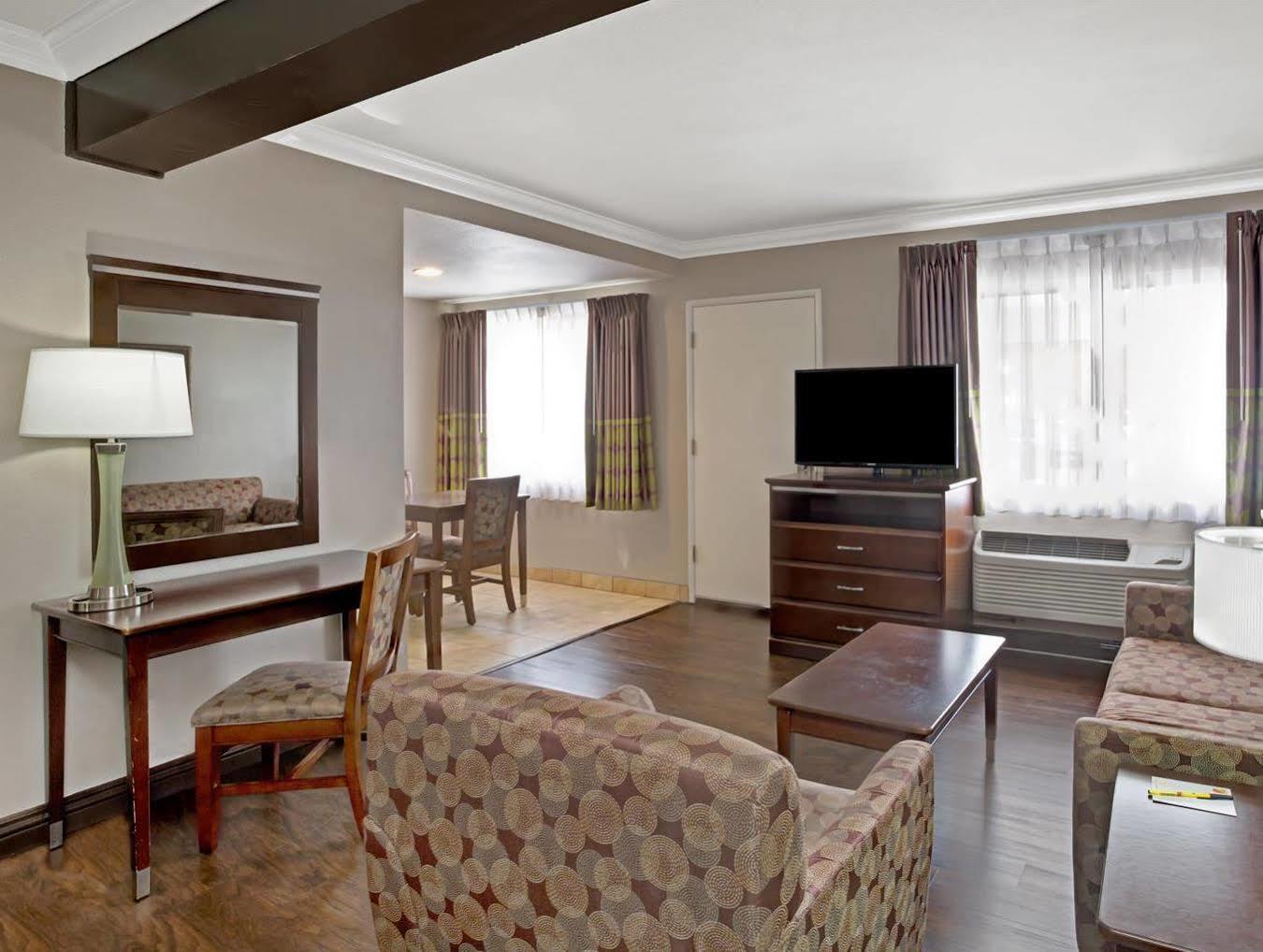 Super 8 By Wyndham Los Angeles-Culver City Area Luaran gambar